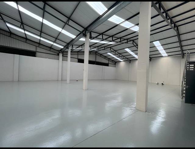 1,094M² WAREHOUSE TO LET IN COSMO BUSINESS PARK